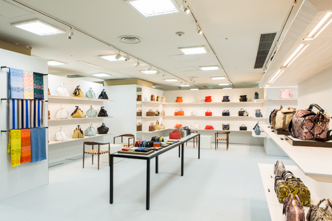 写真1/60｜ 「ロエベ展」が日本橋三越本店で - アイコンの「パズル