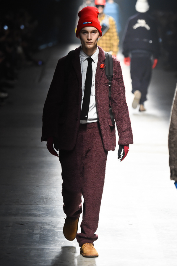 アンダーカバー 2018年秋冬メンズコレクション - 現代への警鐘か