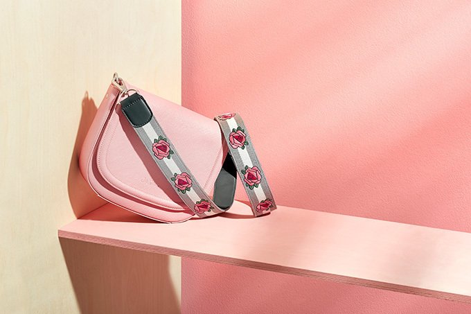 キャス キッドソン、バッグとストラップの組み合わせを自由に