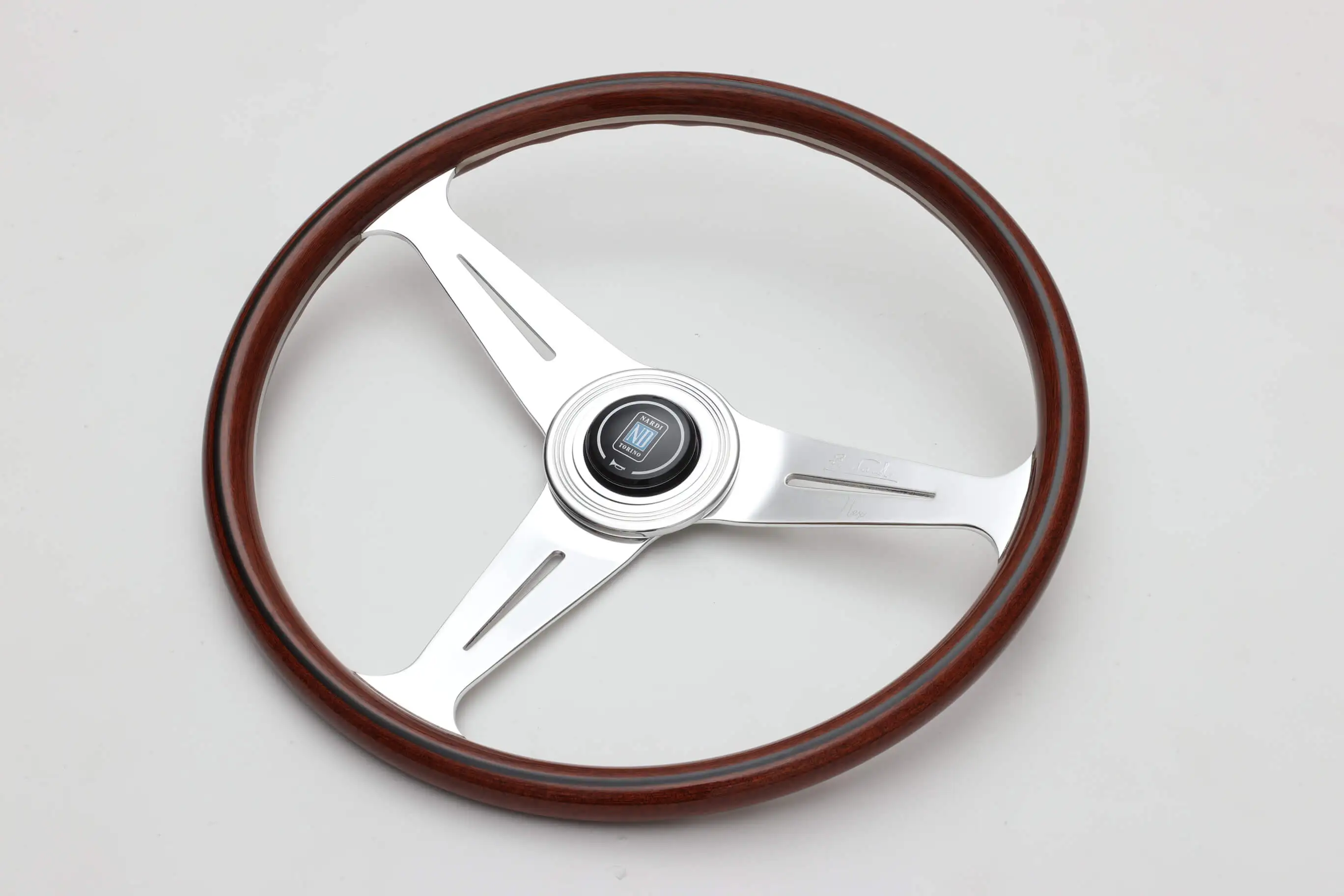 車好きがこだわる】NARDIコラボステアリング クラシックウッド