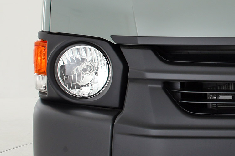 ハイエースにオススメのカスタム「丸目ヘッドライトキット」とは？ Re