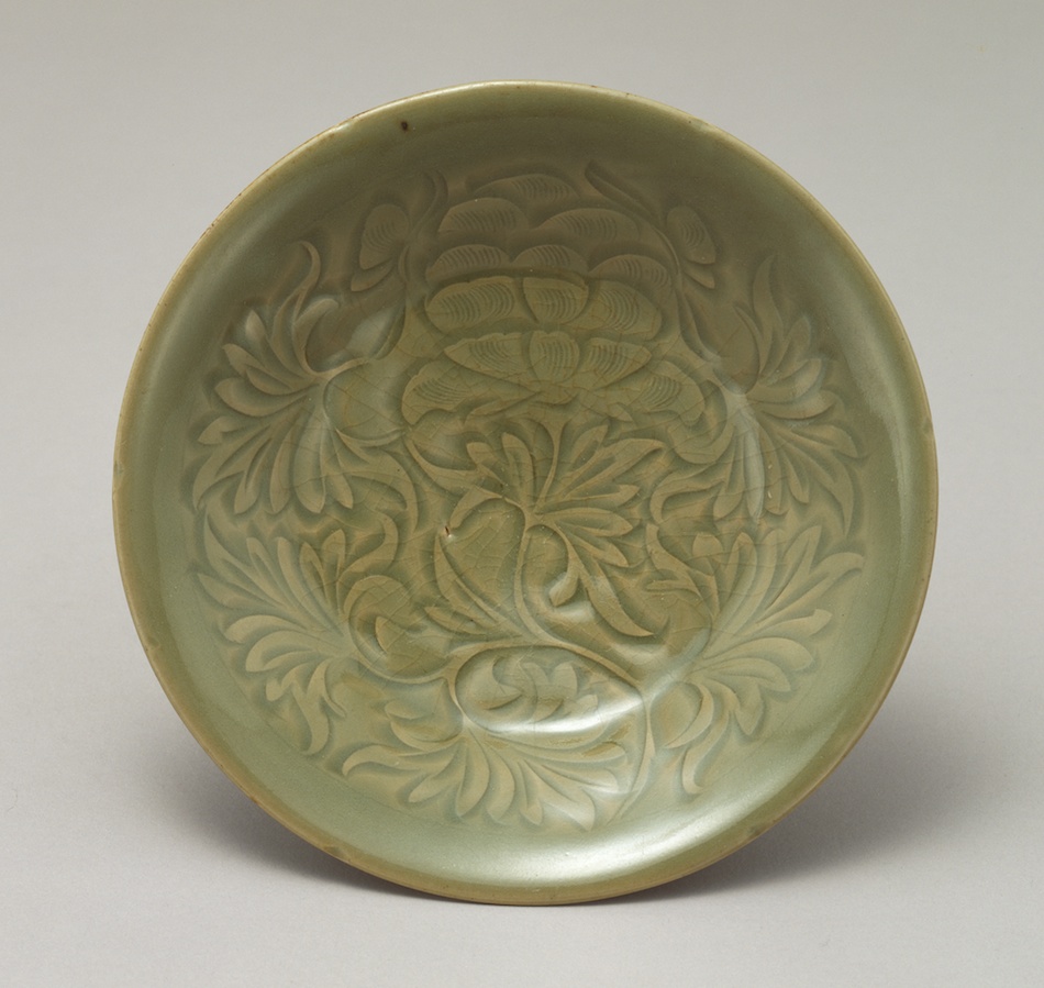 青磁刻花牡丹文輪花形盤 | 耀州窯 | 収蔵品詳細 | 作品を知る | 東京