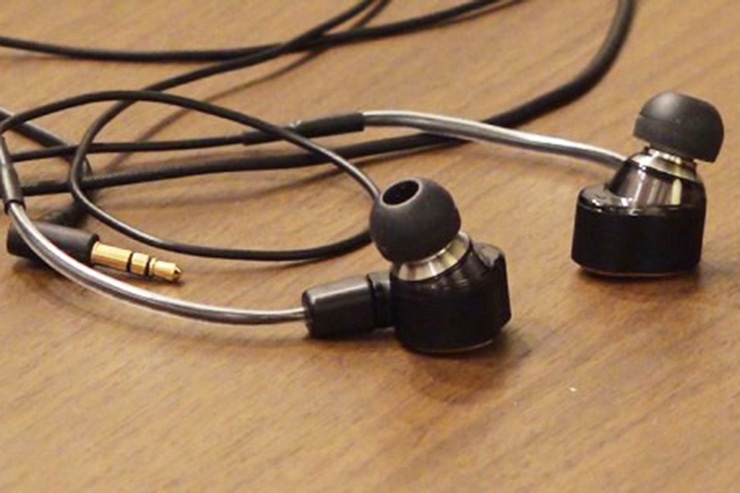 スペシャルインタビュー】アーティスト2人が今回も語る！新作イヤホン