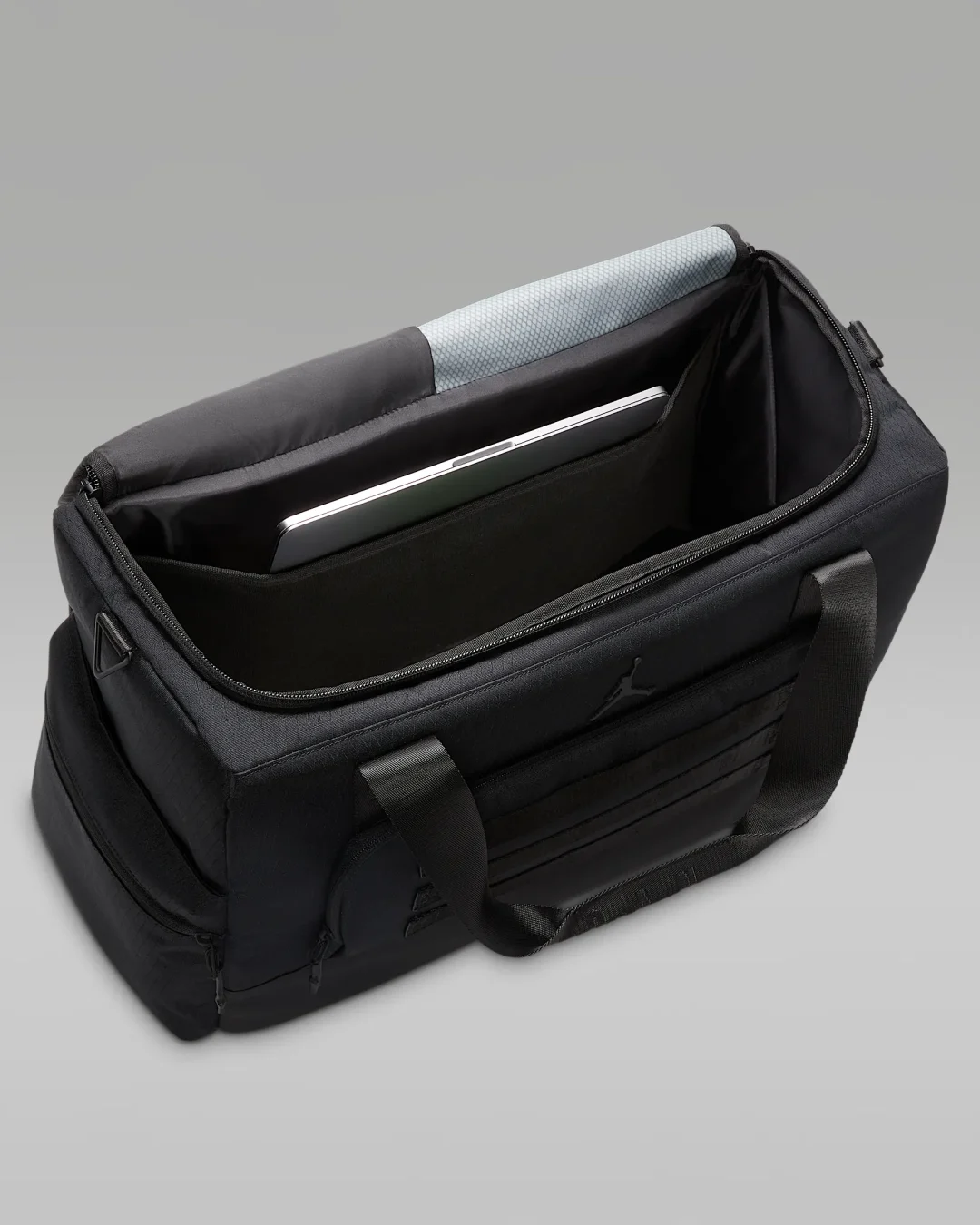 2025年 11/27 発売】「AIR JORDAN 1 HIGH」を4足収納可能