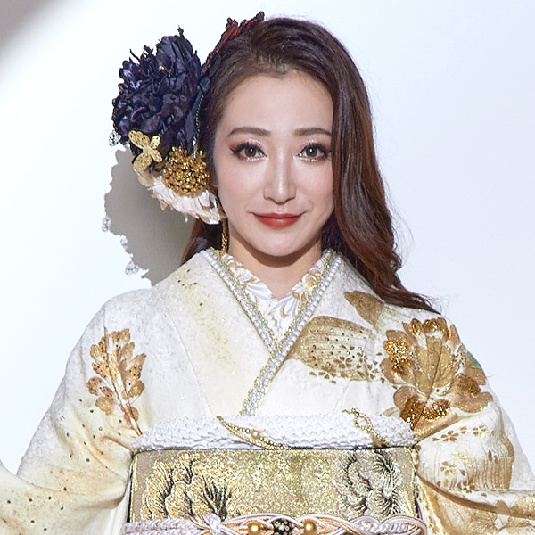 華やか古典花柄刺繍衿通販 白/黒/赤/紫(4種類)｜成⼈式の振袖ネット