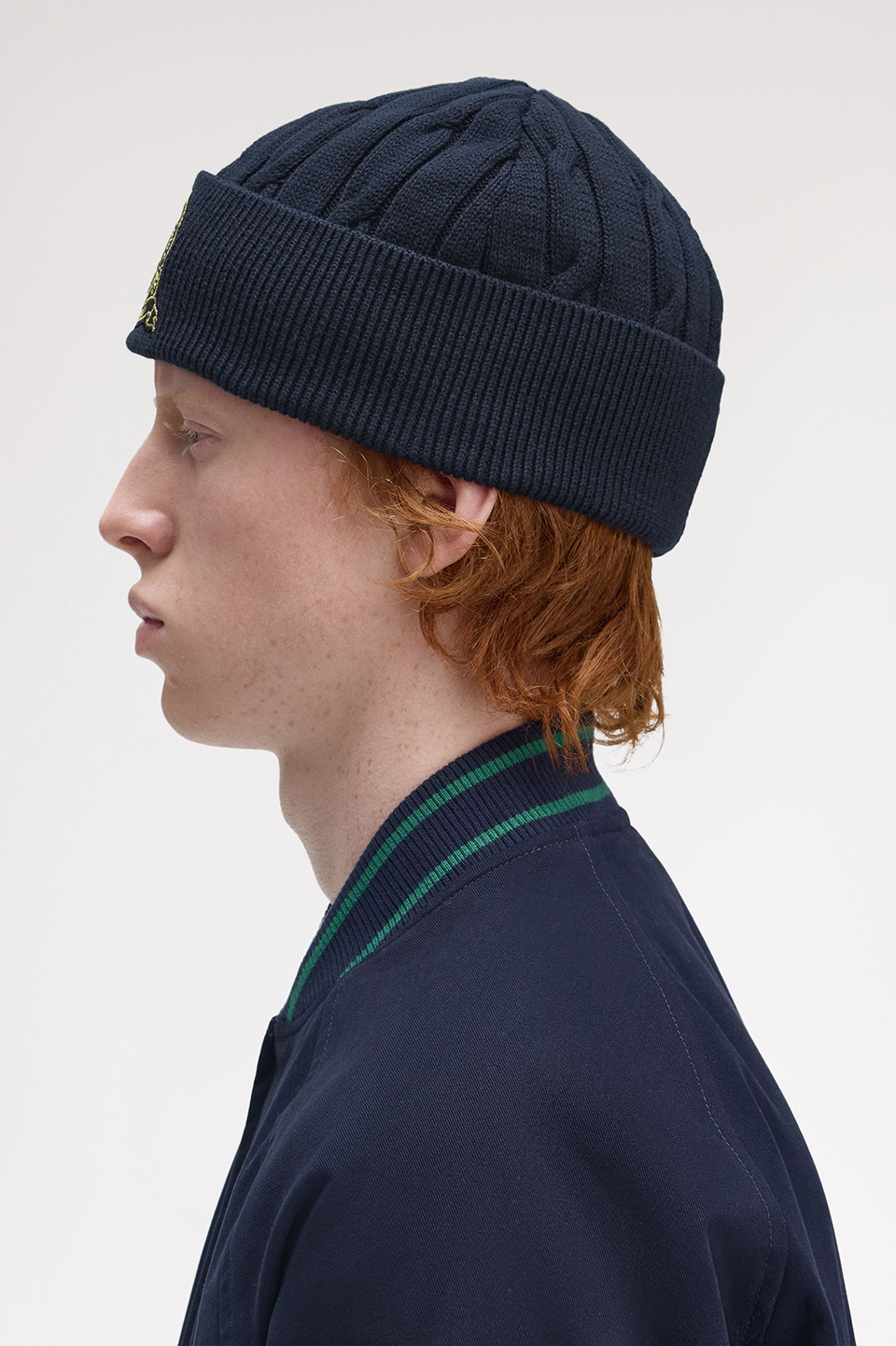 Tennis Badge Cable Beanie(1SZ 608：NAVY): | FRED PERRY JAPAN