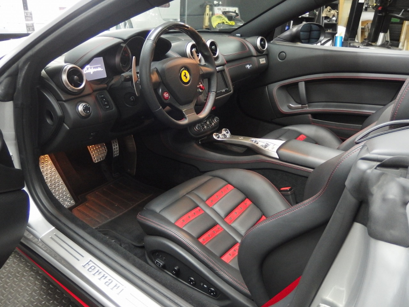 フェラーリ カリフォルニア F1 DCT 正規ディーラー車 左ハンドル