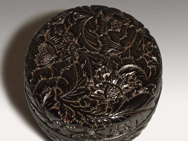 堆黒平棗 村上堆朱 彫師 渡辺明泉 塗師 三野原晄一 共箱 | 古美術ささき