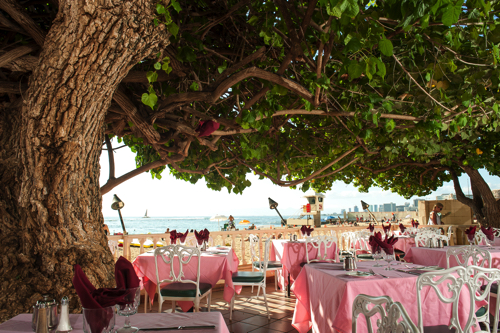 エッグベネディクトで有名なハウツリーラナイのディナーがすごい