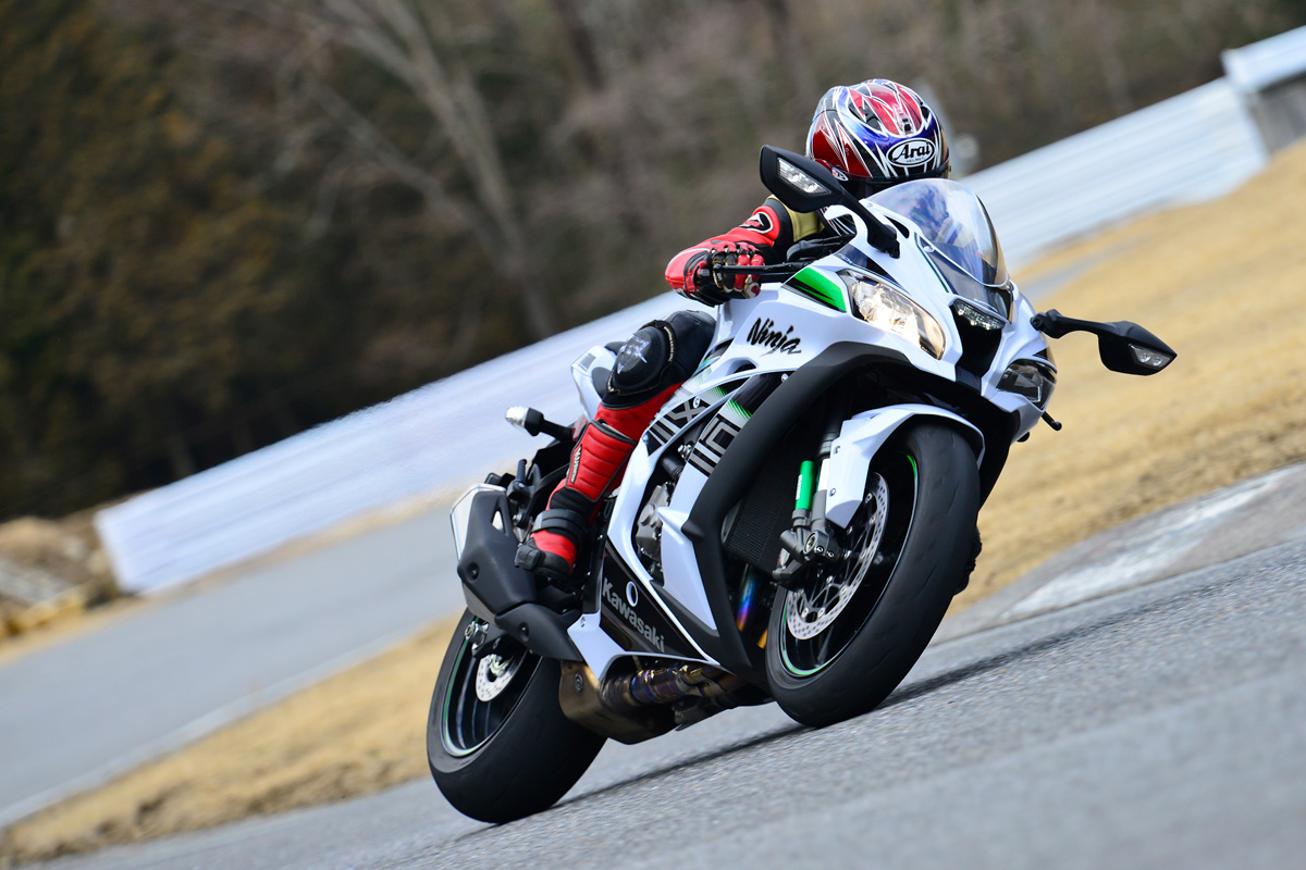 サーキット最速たるために必要な全てが改良された／Ninja ZX-10R ABS