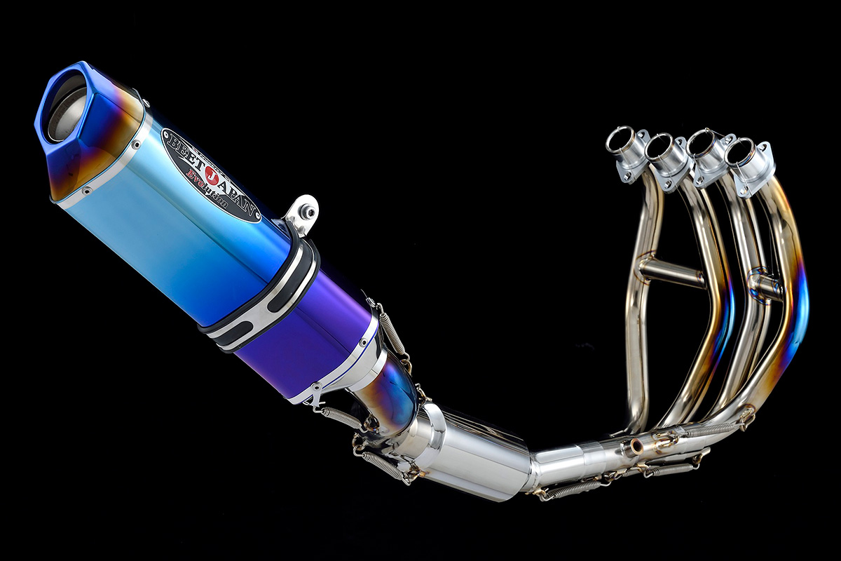 早くもNinja ZX-25R用フルエキゾーストマフラーが2種類登場。注目は