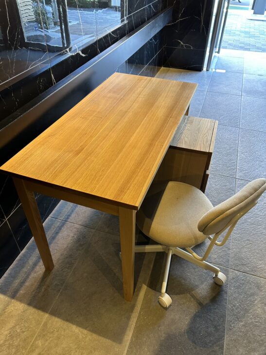 MUJI（無印良品）の木製デスク、キャビネット、 チェアを世田谷区で