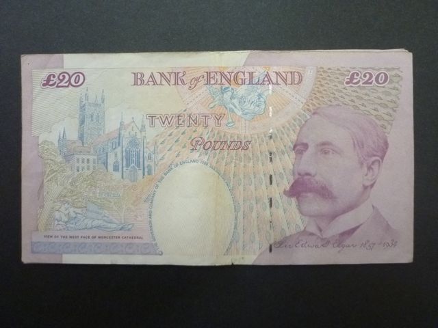 銀行で断られた旧紙幣もご相談下さい。宅配買取依頼急増中。イギリス