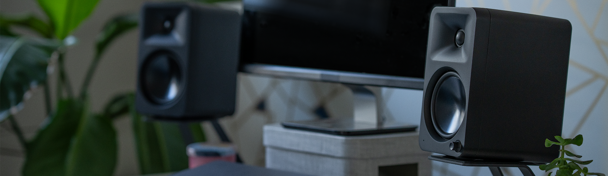 ORA4 140W Bi-amplified Powered Reference Speakers | Kanto Audio