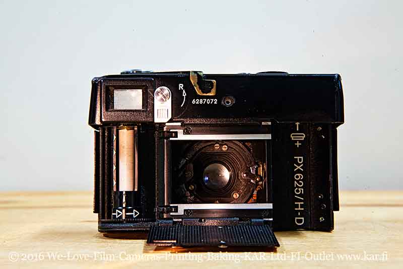 Rollei 35T Black Singapore with Tessar 40mm F3.5 Good condition