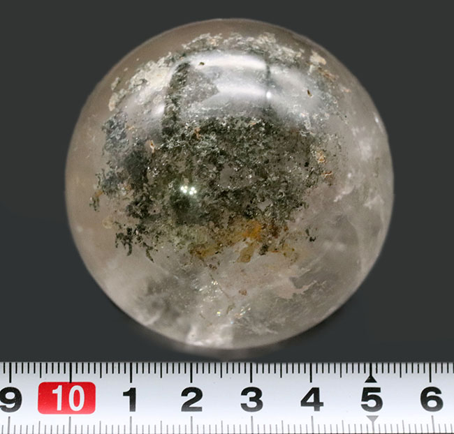 内部から虹色の閃光を放つ！カルサイト（Calcite）の大きな球体結晶