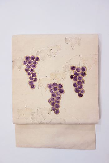 銀座【帯2678】吉岡常雄作 紬地染名古屋帯「帝王紫 葡萄」(落款入