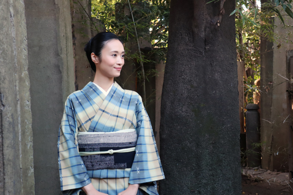 銀座【帯3356】浦野理一作 経節紬 名古屋帯 藍色地 幾何絣 – 銀座