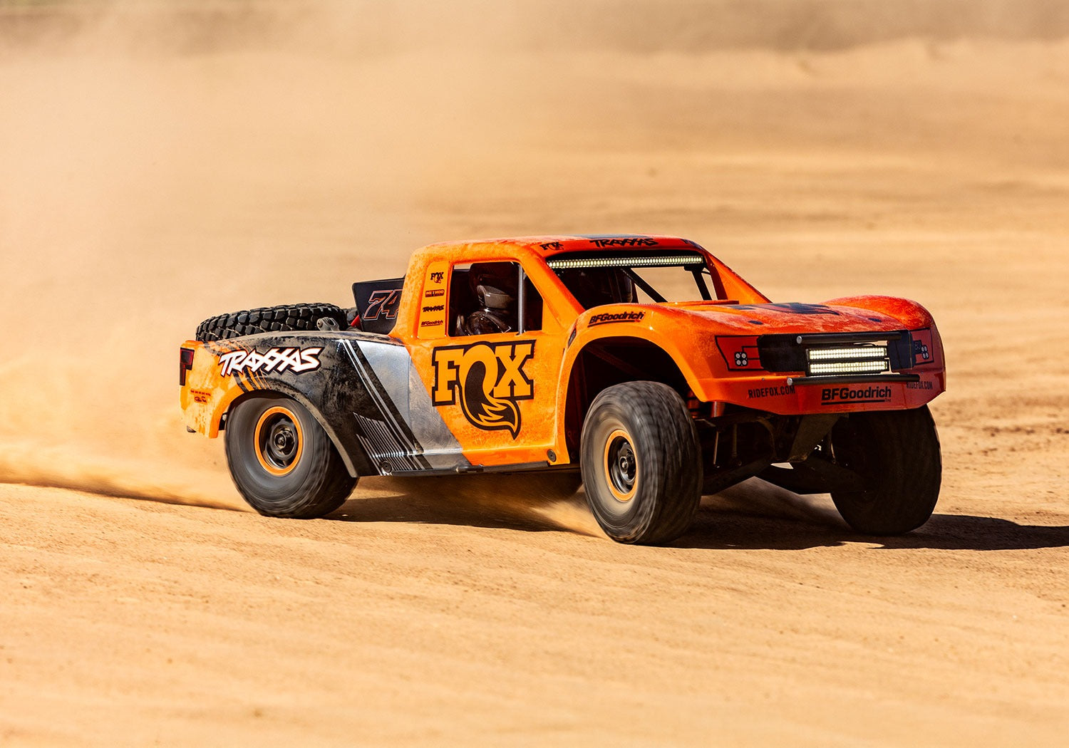 Traxxas トラクサス 1/7 アンリミテッドデザートレーサー UDR 85086-4