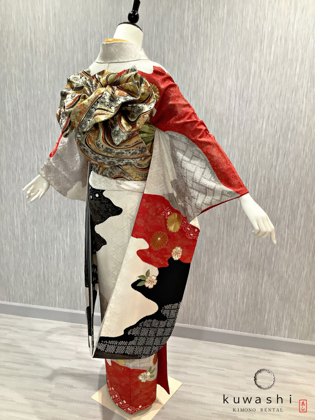 正絹振袖レンタル】 80017 ノーブルホワイト赤黒絞り金駒刺繍正絹