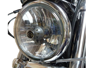 スポーツスターのヘッドライトを交換する - ハーレーカスタムガイド