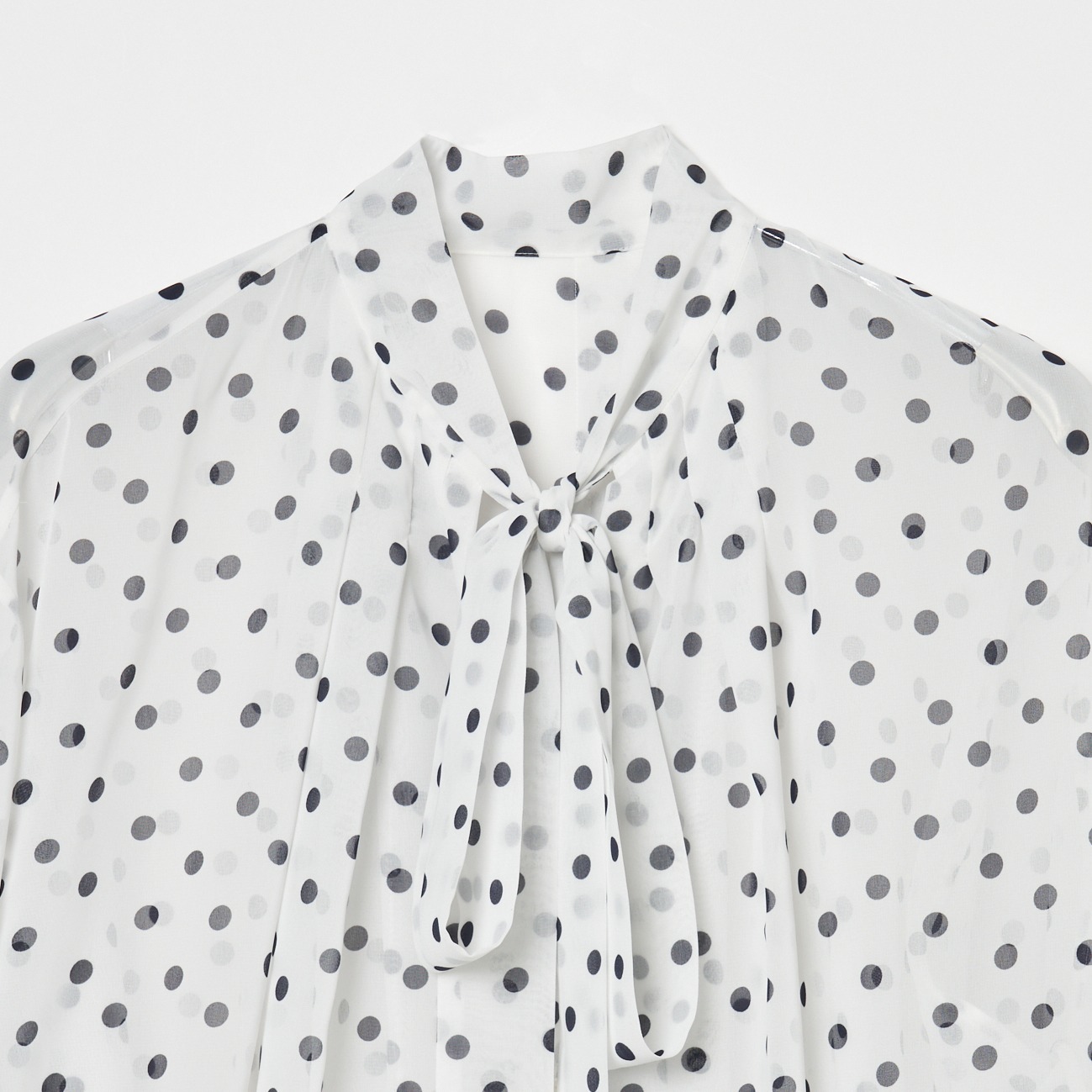 DOT BOWTIE BLOUSE｜HELIOPOLE｜HÉLIOPÔLE（エリオポール）公式
