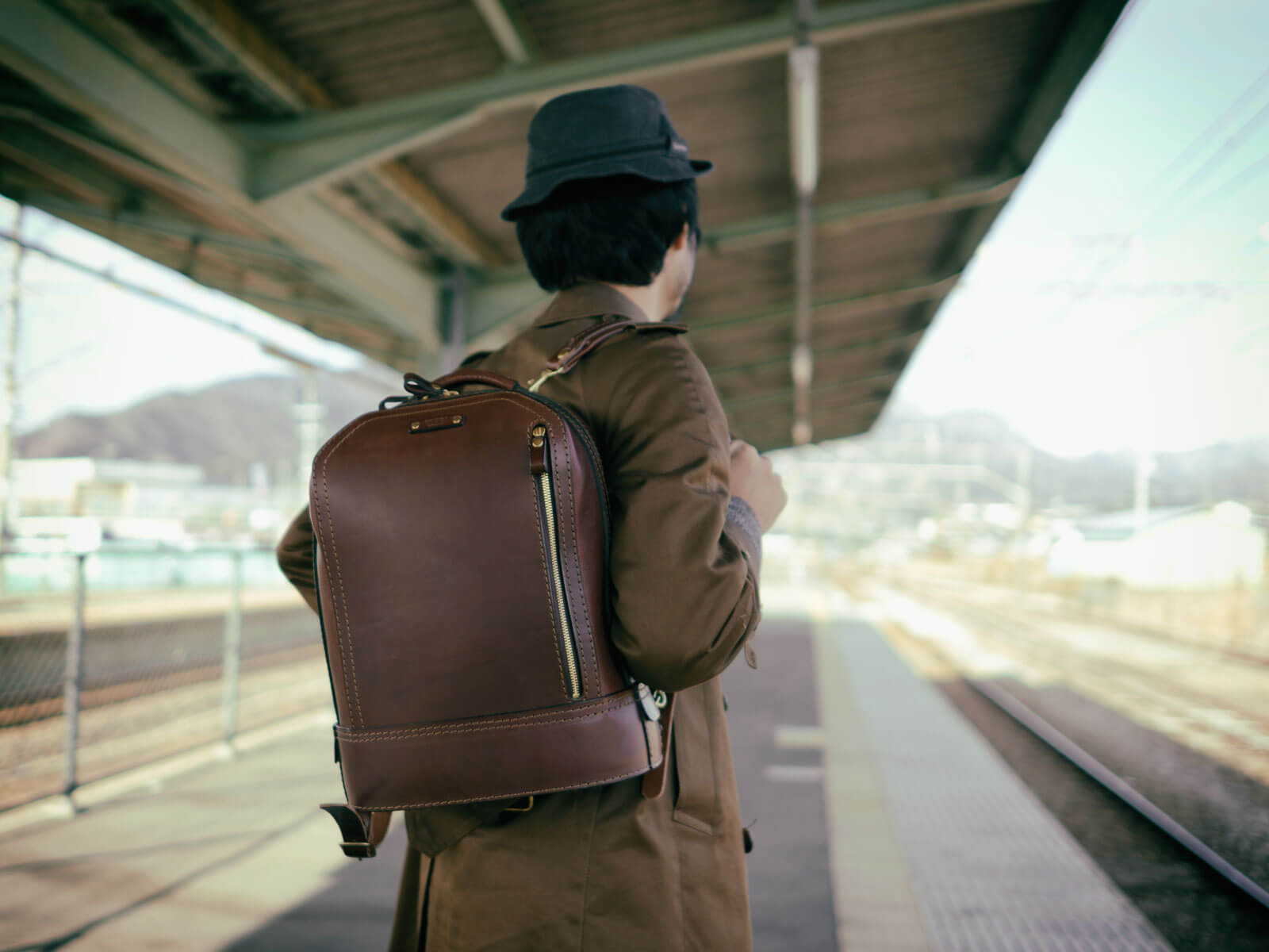 HERZ新作リュックはカブトムシを連想させるビートルリュック｜革鞄・革