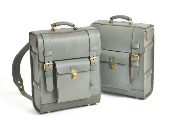 限定色のアイビーグレイ革で作る、HERZ冬の企画2024-25｜革鞄・革小物