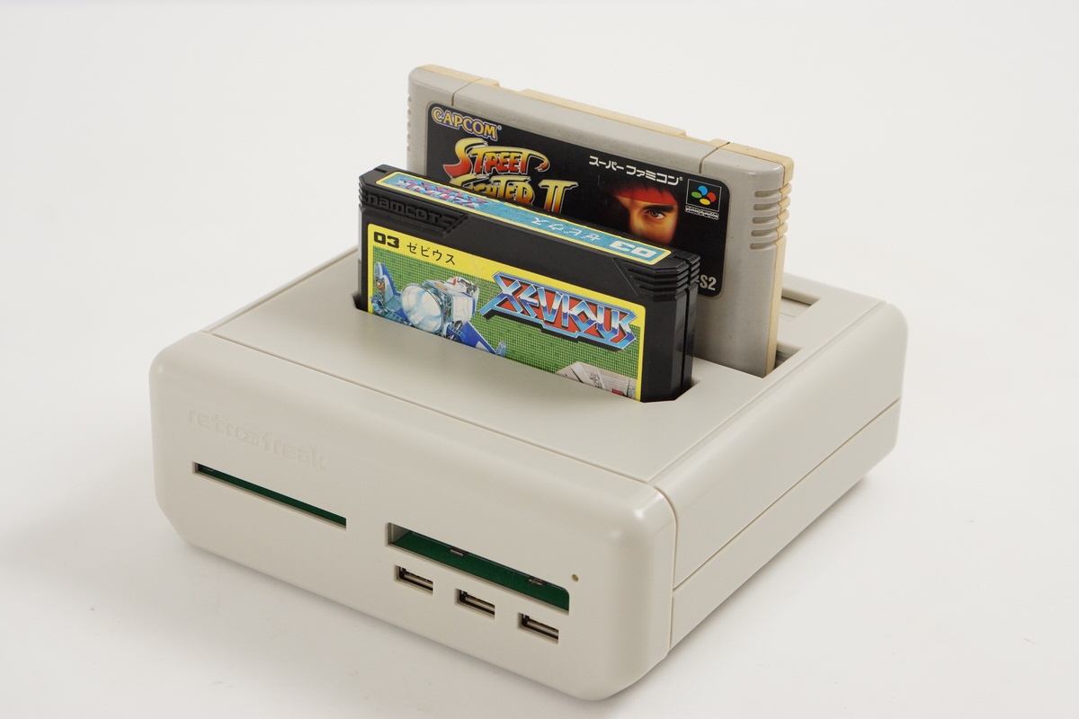 RETRO FREAK Console Boxed Cyber gadget Tested System Famicom SFC