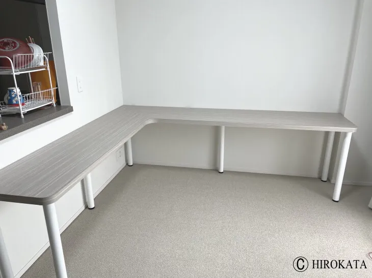 自分好みの白いL字デスクを手に入れよう【艶消し白・鏡面白・マットな白】