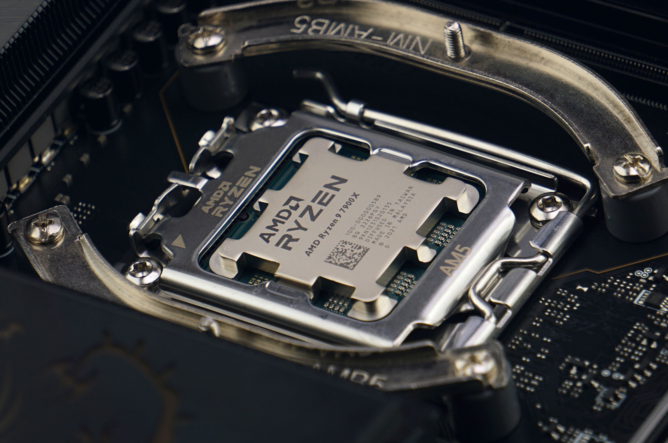 How good is AMD's AVX-512? Does it improve Zen 4 performance