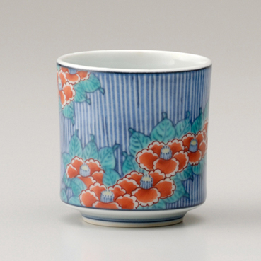 色鍋島椿つなぎ文ぐい呑｜色鍋島今右衛門窯｜今右衛門