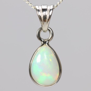 エチオピアオパールペンダントトップ（シルバー925・ティアドロップ