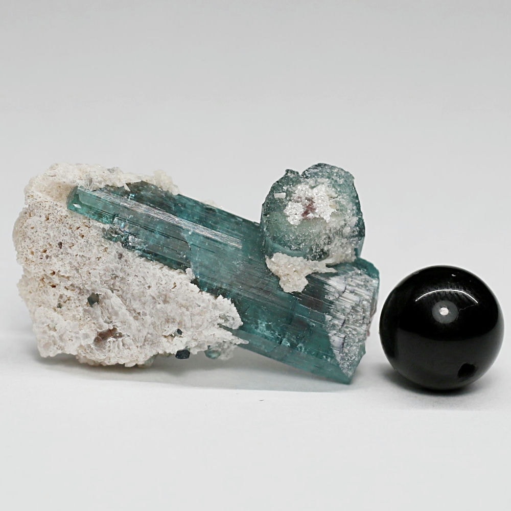 希少]インディゴブルートルマリン結晶原石/マイカ共生（インディゴ