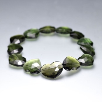 高品質++]天然モルダバイトブレスレット/ハートカットビーズ（約12.1