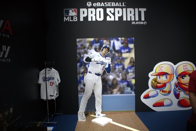 KONAMIブースに大谷翔平選手が降臨！？ 巨大ビジョン＆等身大パネルと