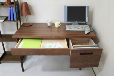 ミッドセンチュリー調ウォールナット・デスク、SOHO、emo.:Ichiba-net