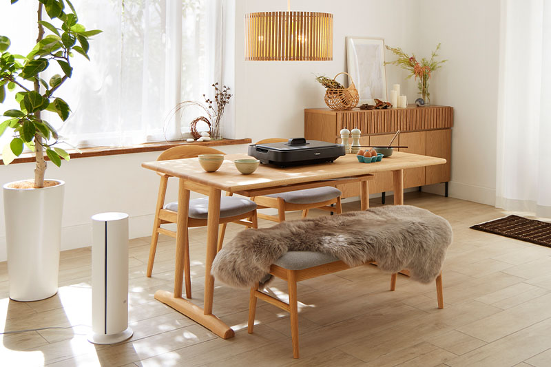 □EM832GD/美品/IDC大塚家具/モダンデザイン/ダイニングチェア/2脚