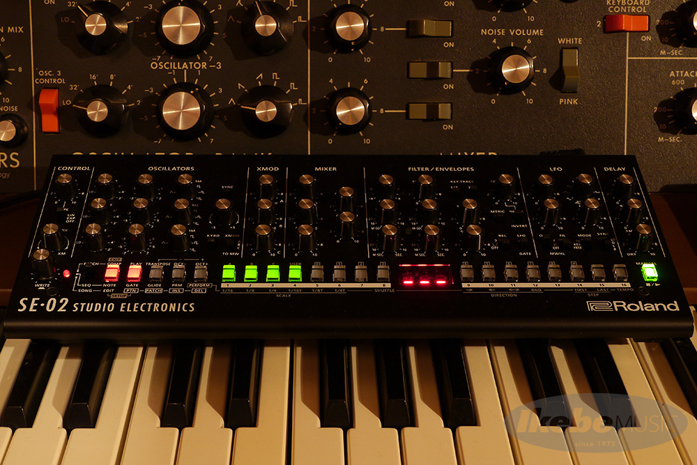 ヴィンテージMinimoogと動画で比較！Roland SE-02実機レビュー