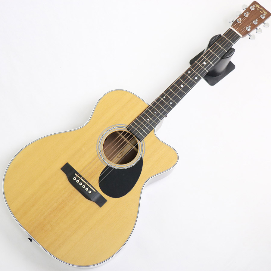 バランス抜群のMartin OM-28にカッタウェイとピックアップを！#今週の