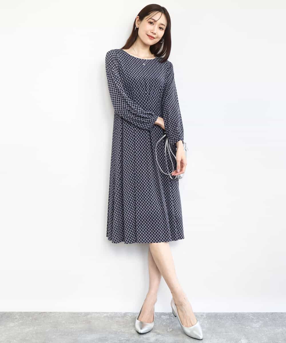 タックデザイン幾何柄ワンピース/洗える(ワンピース) | MK MICHEL