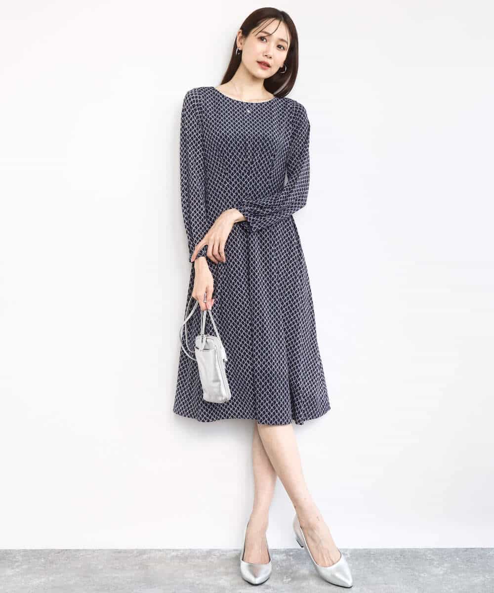 タックデザイン幾何柄ワンピース/洗える(ワンピース) | MK MICHEL