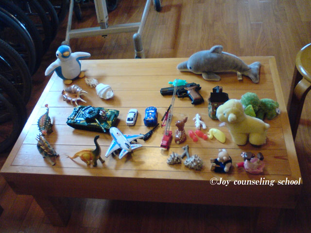 箱庭療法の作品を解釈・分析する簡単な方法12個 - ジョイ