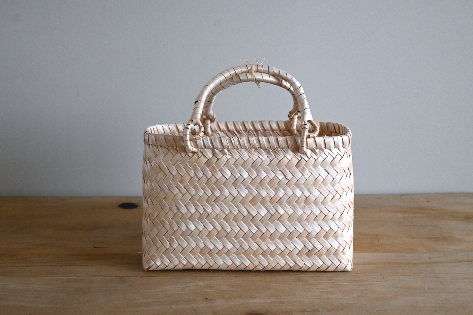 イタヤ細工の少し背の低いかごバッグ - ウェブショップ - jokogumo
