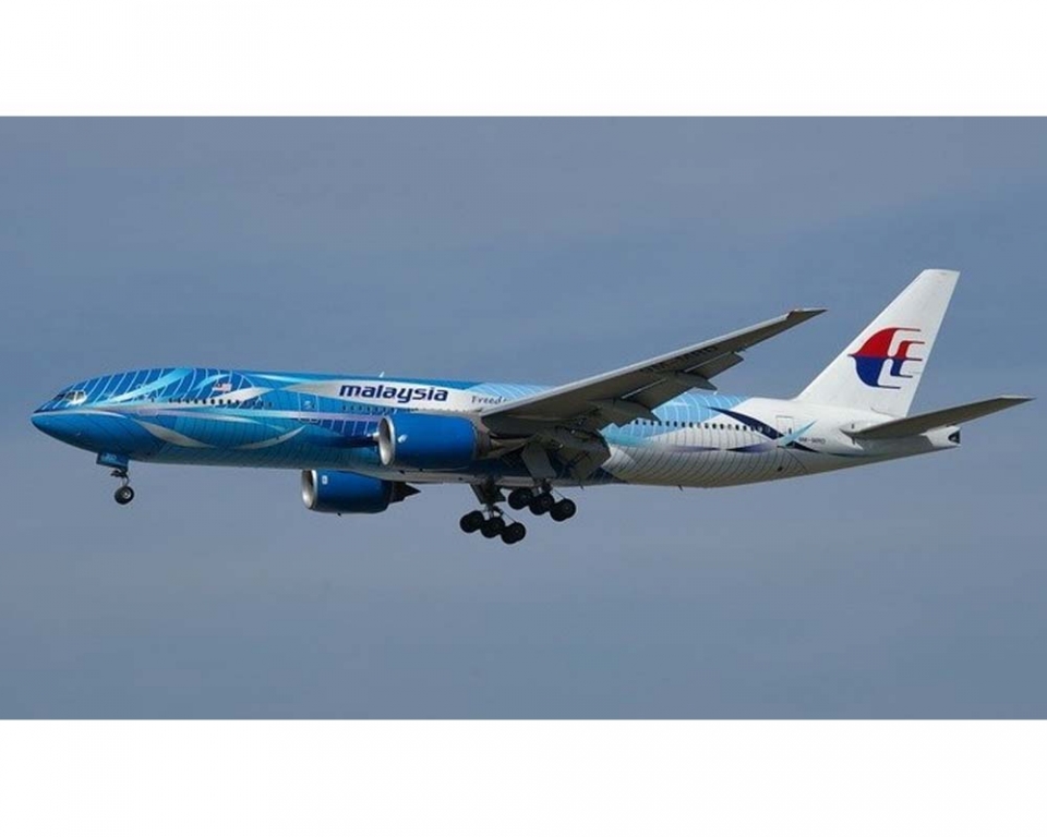 www.JetCollector.com: Malaysia Airlines B777-200ER Freedom of