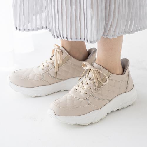 ハンズフリー】キルティングレースアップスニーカー(M ピンクベージュ