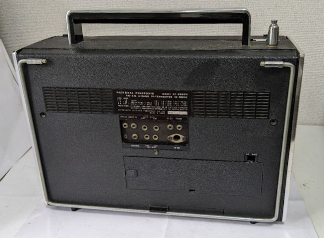 トランジスタラジオ展示室(ポータブル型)