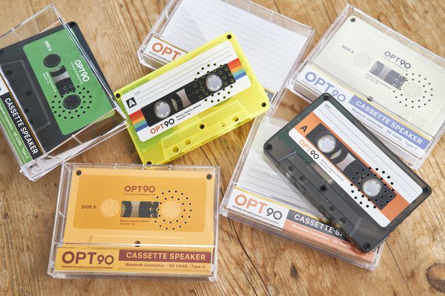 レトロデザインが魅力的！昭和世代には懐かしいカセットテープ型の