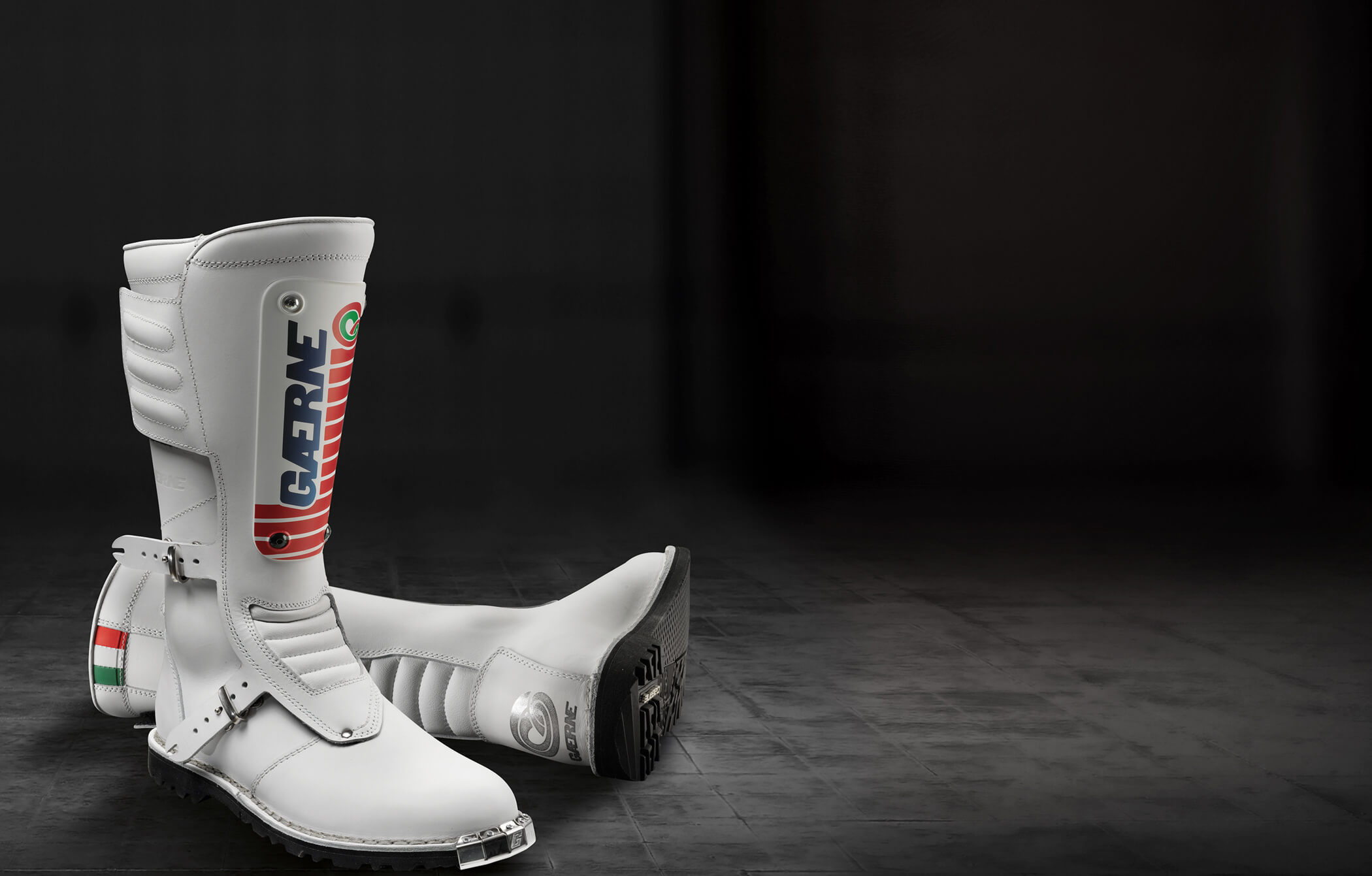 ガエルネ(GAERNE)公式サイト - イタリアの高品質と職人技が光るバイク