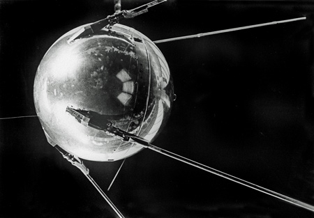 今日は何の日？】 1957年10月4日 ソ連が世界初の人工衛星